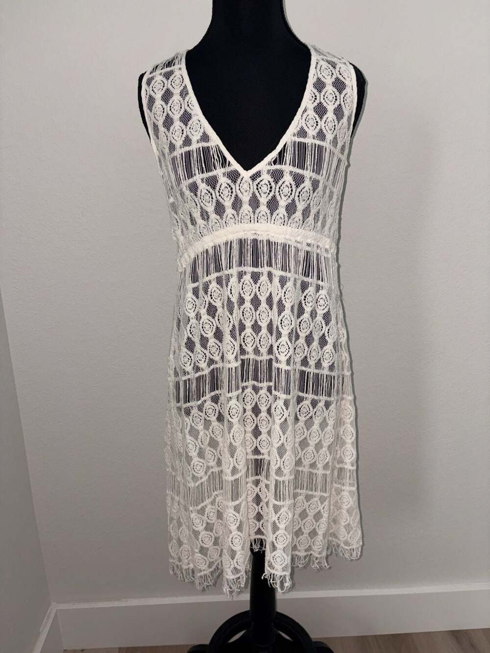 Solitaire Crochet Lace Dress Size L White Racerback Cover Up